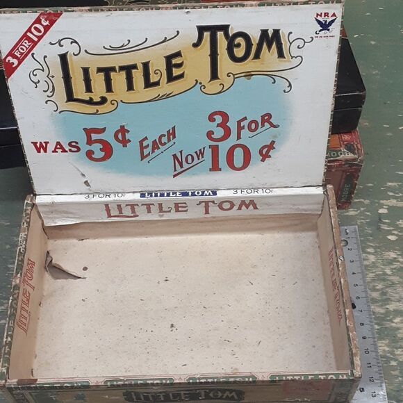 4 pc set of Vintage cigar boxes including Little Tom, Tom Moore, Yorkshire, etc. - Picture 7 of 9